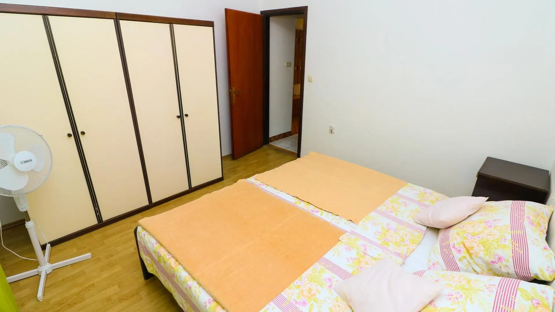 Apartments Polic With Terrace Baška